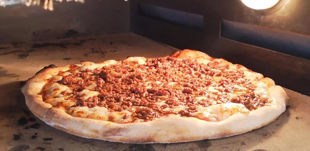 Pizza bolognaise